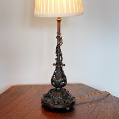 Fine decorative iron table lamp with foliate design