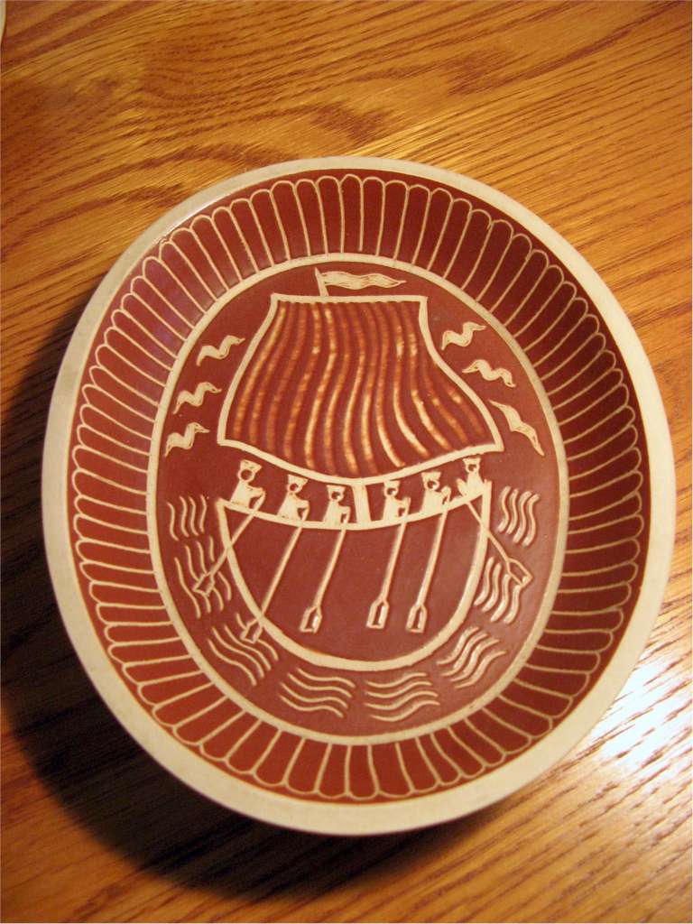 Arabia three items of ceramics made in Finland c1950's