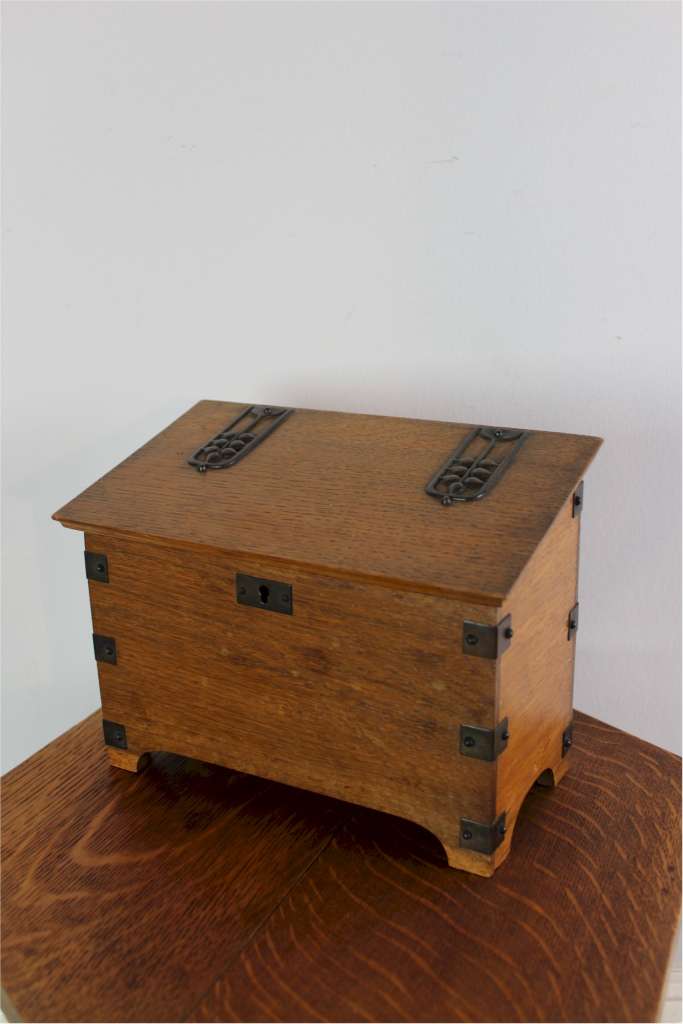 Arts and Crafts oak stationary box