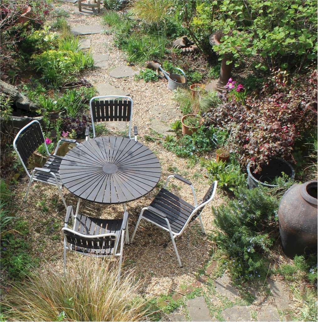 Daneline mid century garden table and chairs