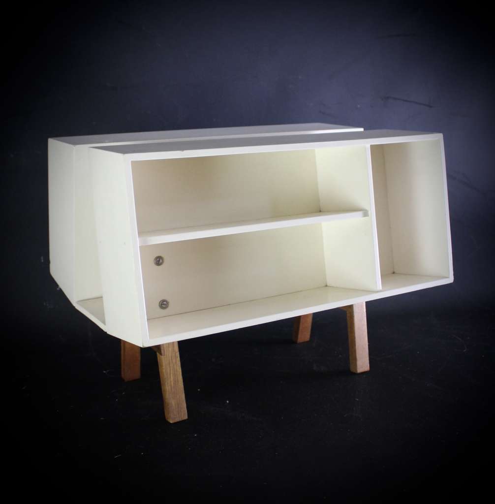 Ernest Race for Isokon Penguin Donkey Mark II bookshelf