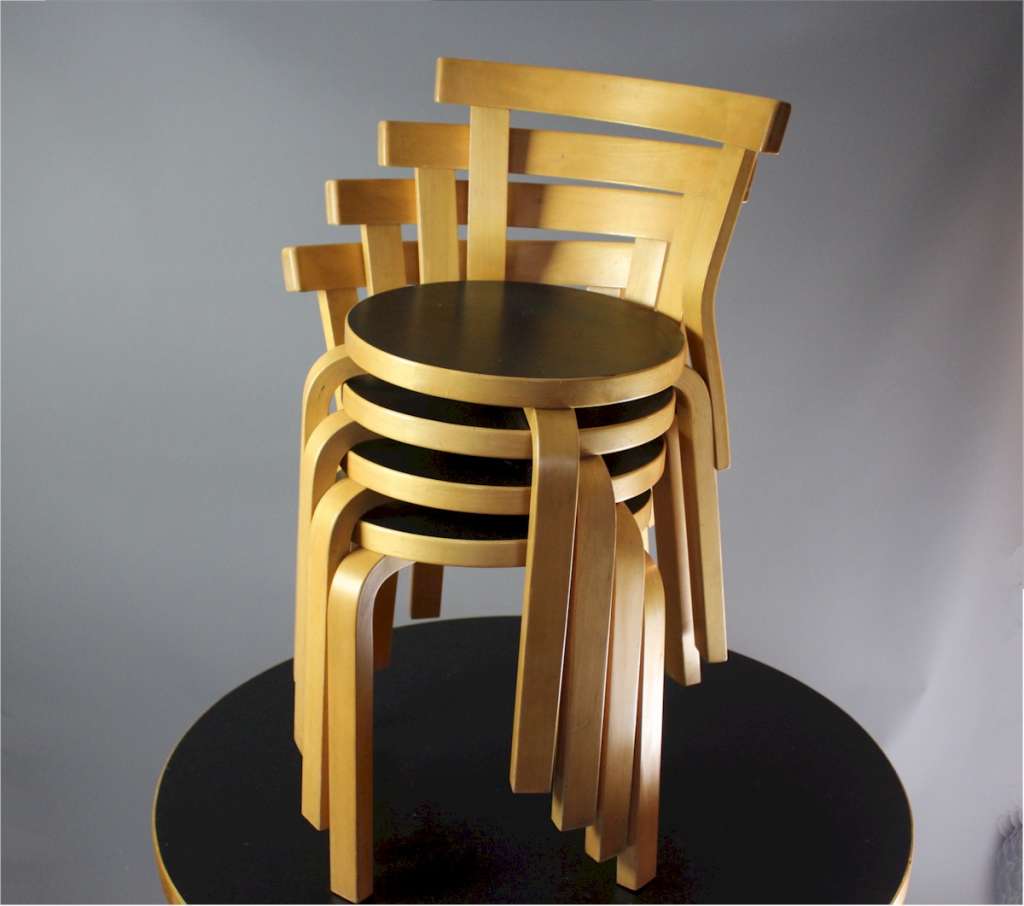 Alvar Aalto dining table and chairs Artek