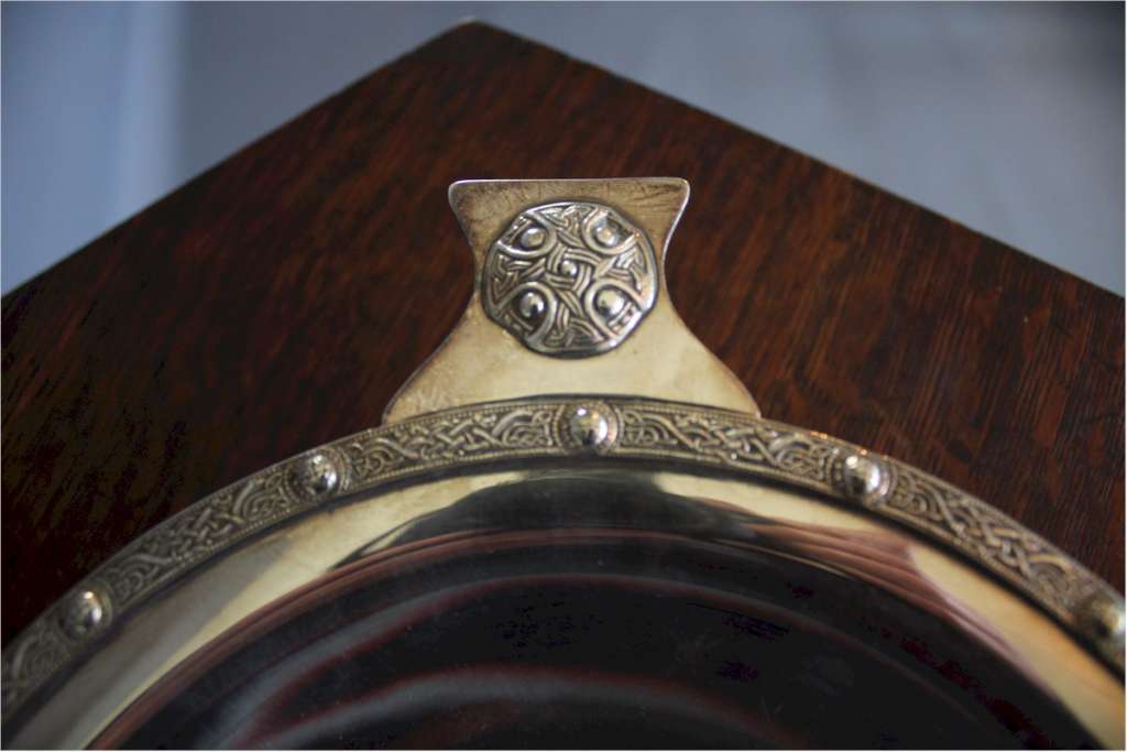 Silver plated dish with Celtic knot design. Silver plated dish with Celtic knot design.