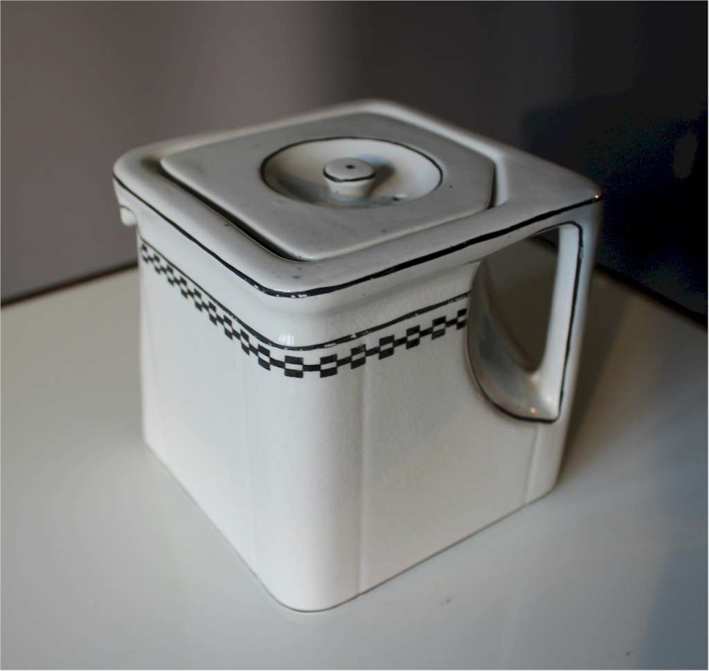 Cube teapot by Cube teapots Ltd of Leicester