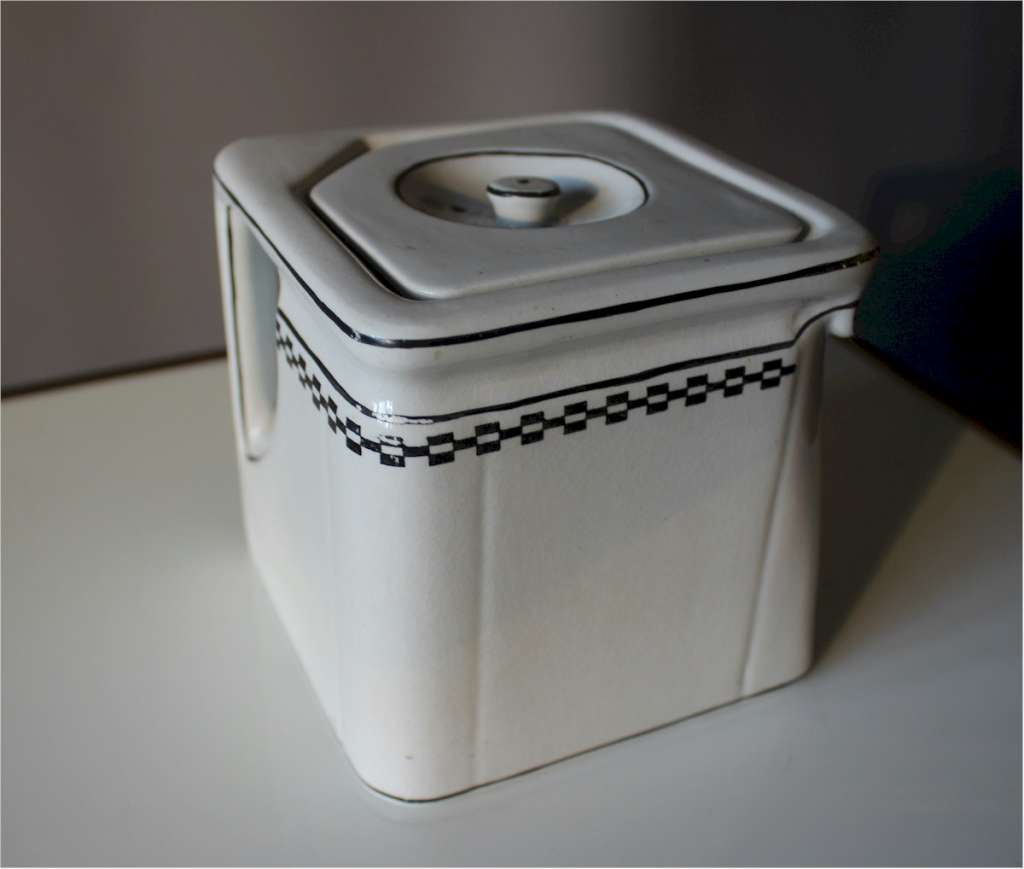 Cube teapot by Cube teapots Ltd of Leicester