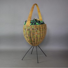 1950's sewing basket in wicker with original fabric
