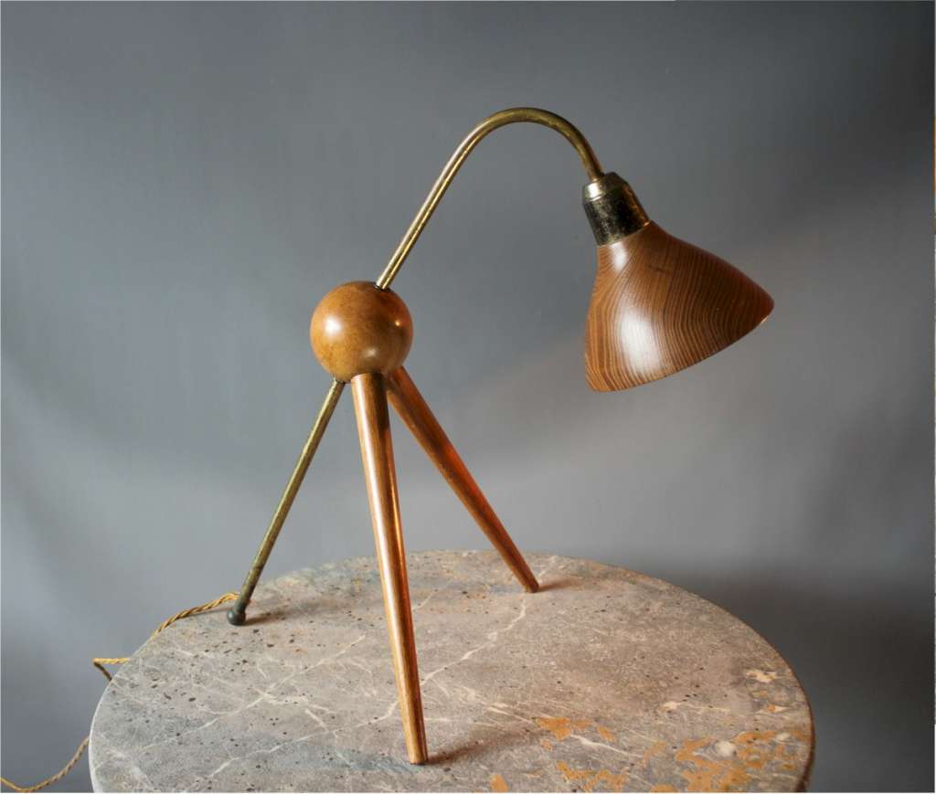 Mid Century tripod table lamp