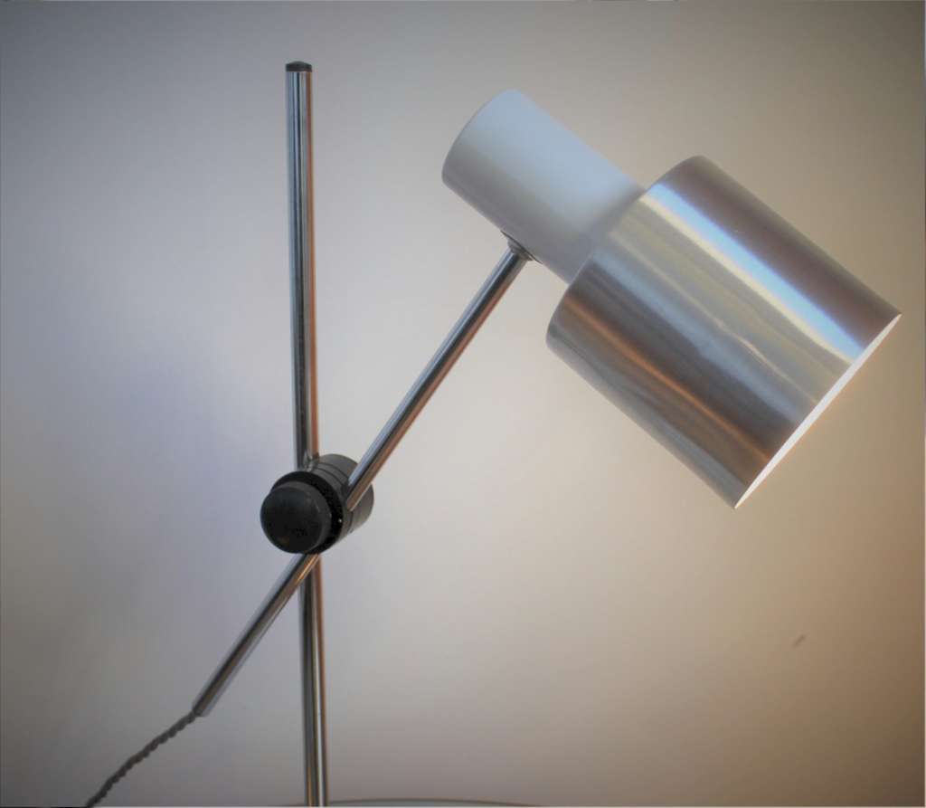 Prova Italian white desk lamp